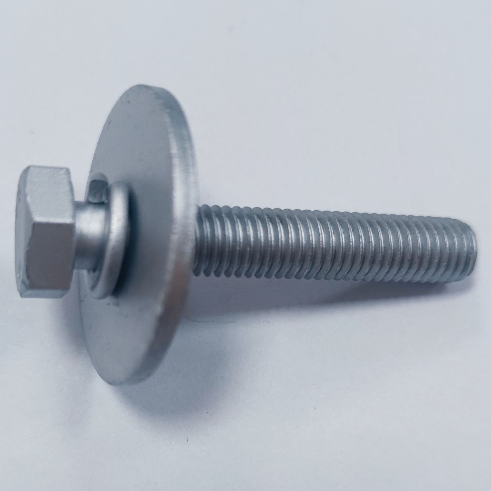 Outer hexagonal combination bolt